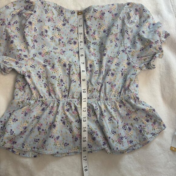 Floral Puff Sleeve Cropped Blouse With Button Front & Tie Detail -Junior Size L - Picture 11 of 11